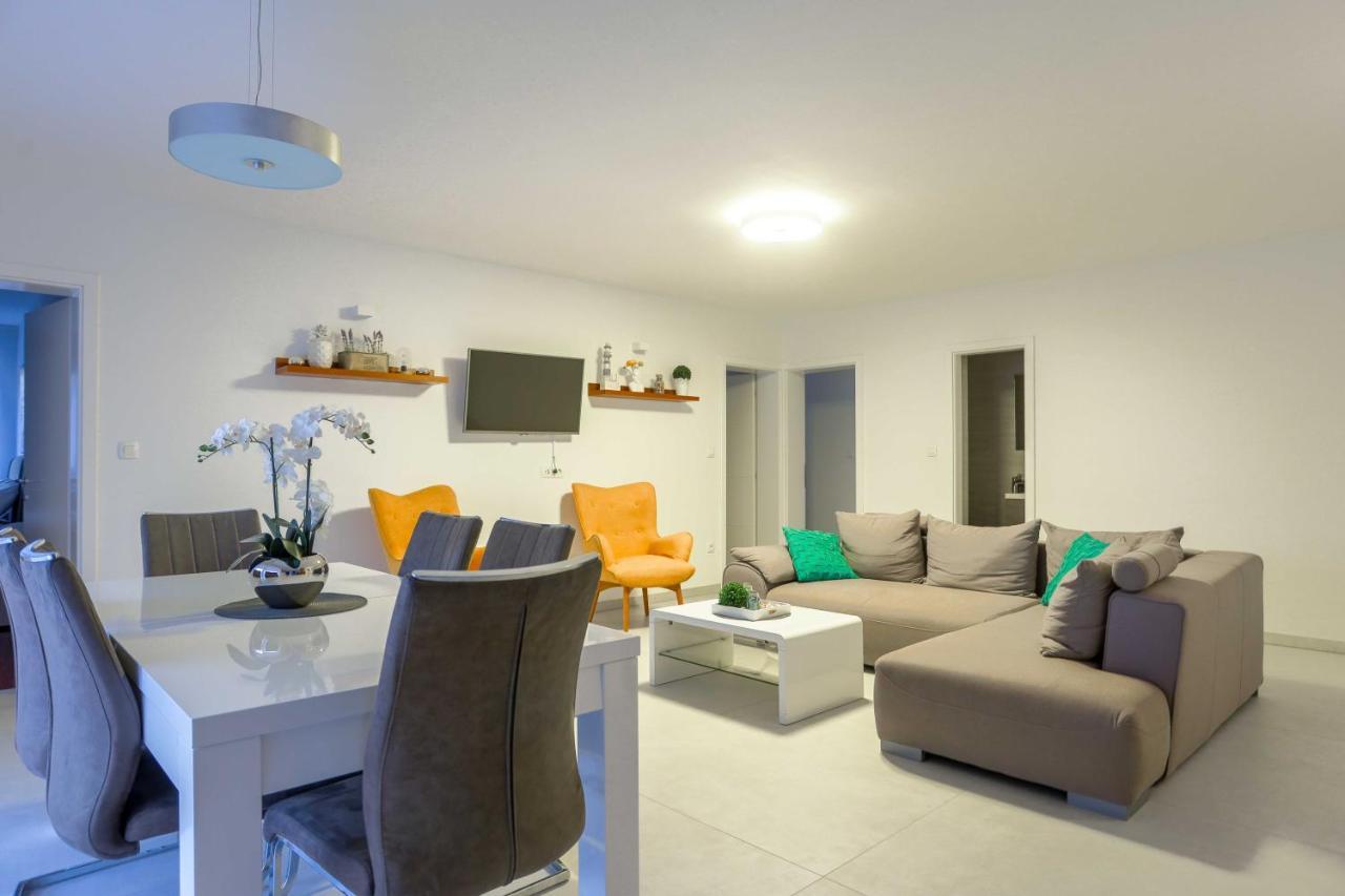 Villa Castelli, Apartment With Pool, Kaštela Екстериор снимка